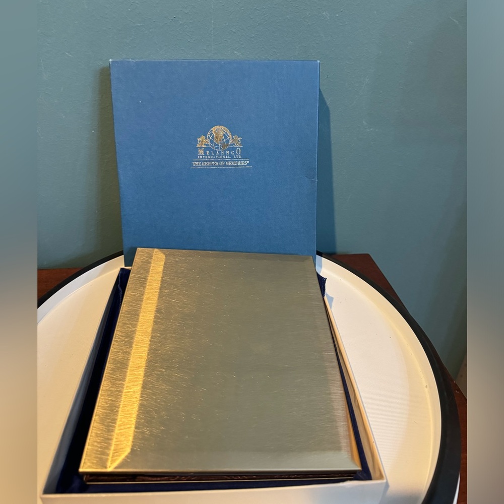 Vintage NIB Melannco International LTD Gold Finish Metal Photo Album 8x7”